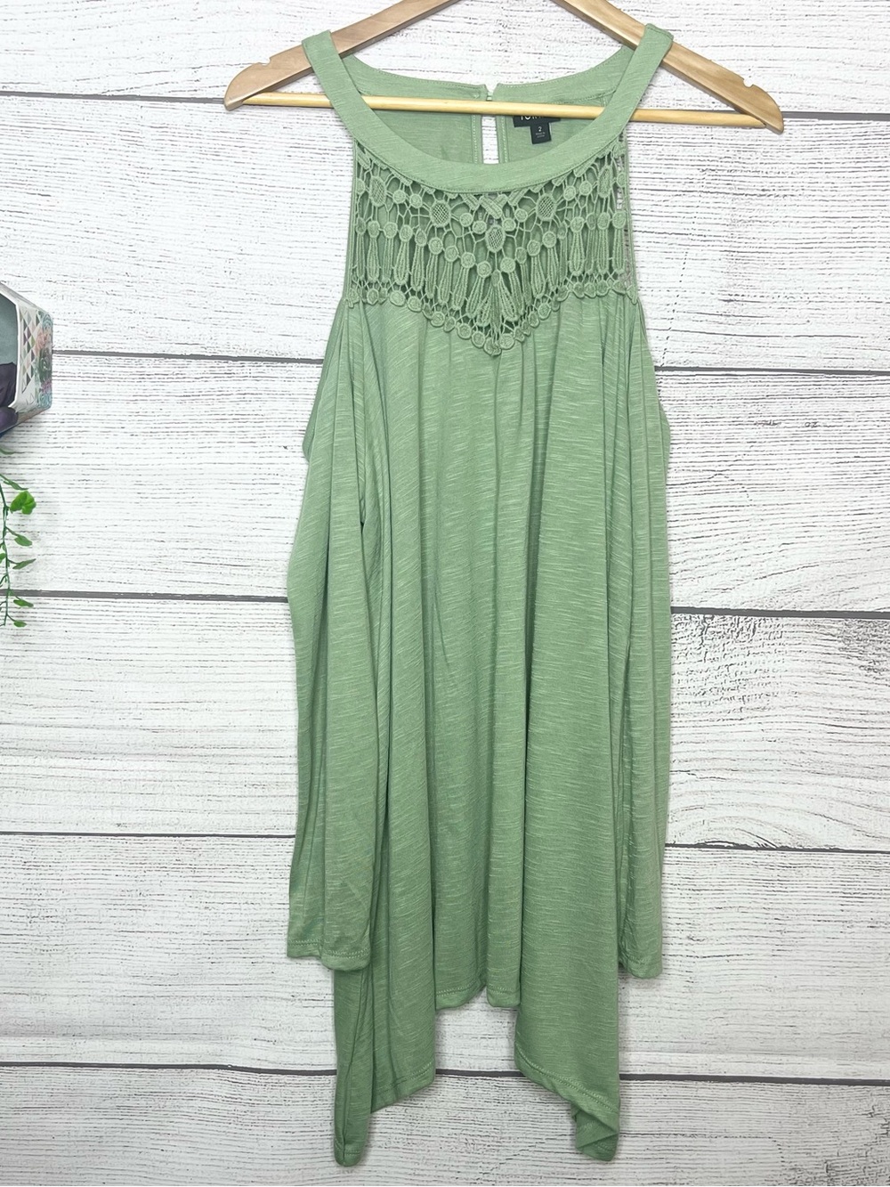 TORRID Green Crochet Neck Cold Shoulder Long Sleeve Sharkbite Hem Top Size 2X - Picture 4 of 16